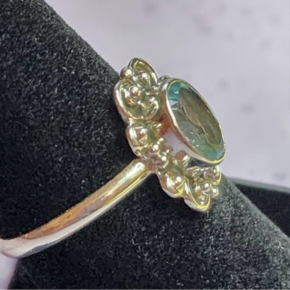 🩵2xHP🩵 Blue Topaz Ring in a Beautiful Sterling Surround - Picture 2 of 5